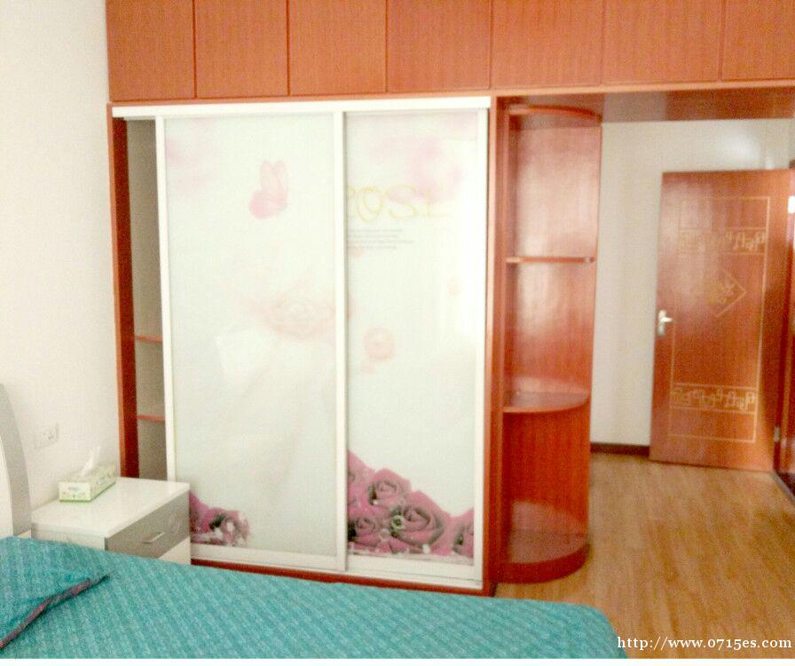 温泉谷·月亮湾花园小区“三室二厅电梯房”出租 温泉谷·月亮湾花园小区“三室二厅电梯房”出租