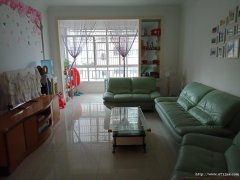 咸宁高中马路对面学府华庭小区
